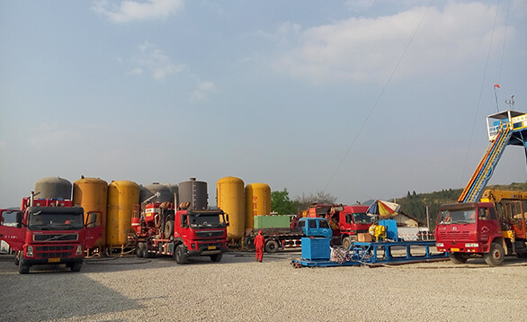 Environmental-friendly drilling muds